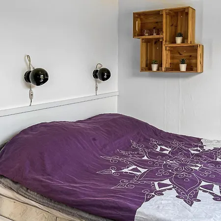 2 Bedroom Gorgeous In Hébergement de vacances