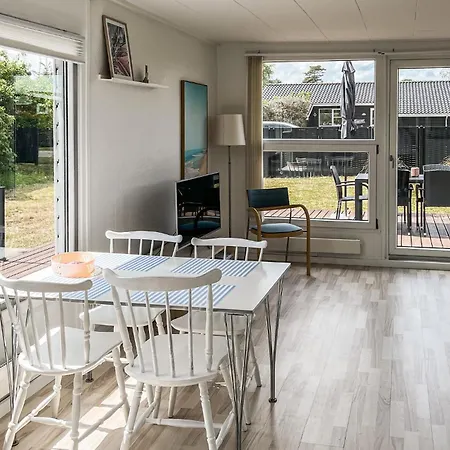 2 Bedroom Gorgeous In *